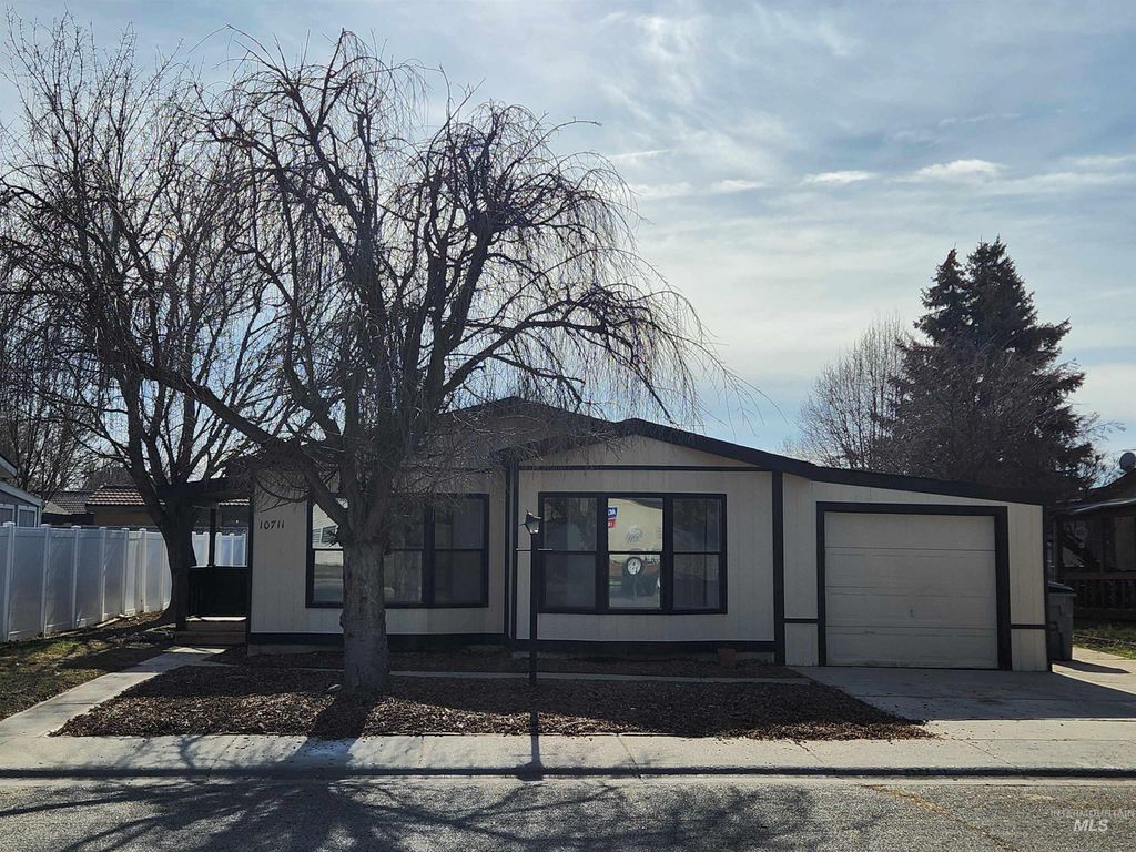 Photo of 10711 W Glen Ellyn Street, Boise, ID 83713 (MLS # 98973519)