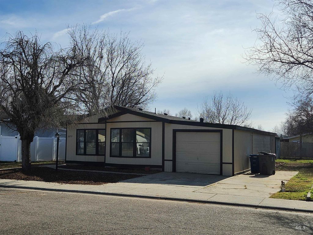 Photo of 10711 W Glen Ellyn Street, Boise, ID 83713 (MLS # 98973519)