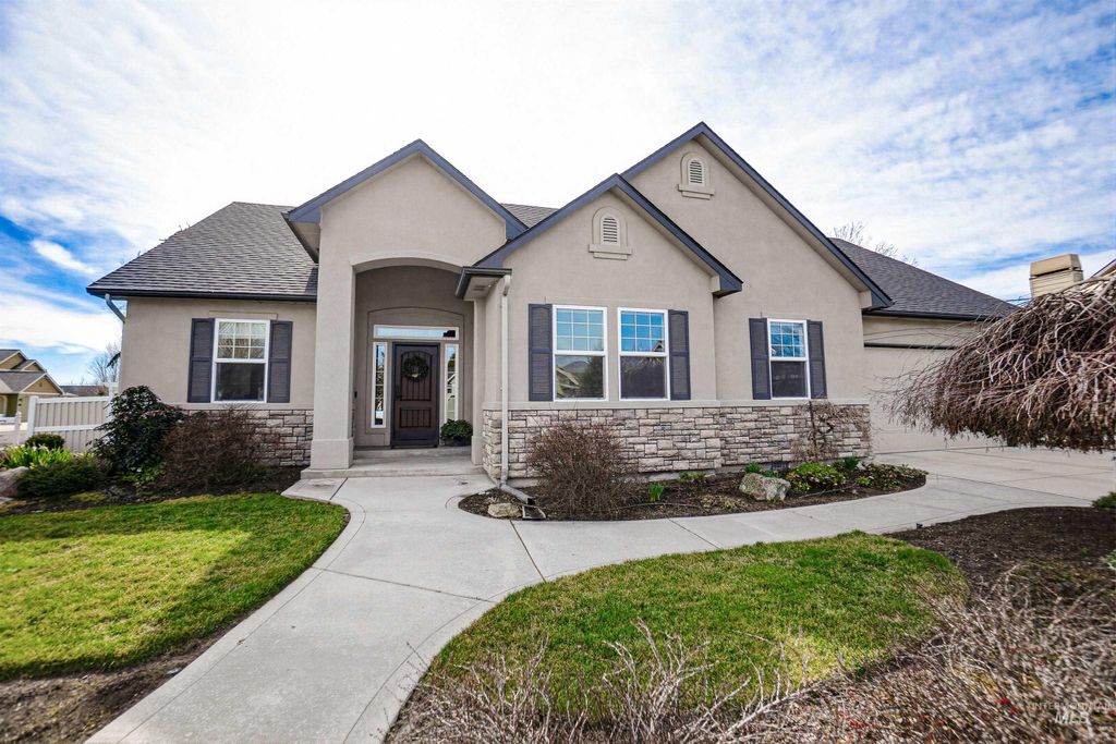 Photo of 9865 W Blackpool Dr, Star, ID 83369 (MLS # 98976815)