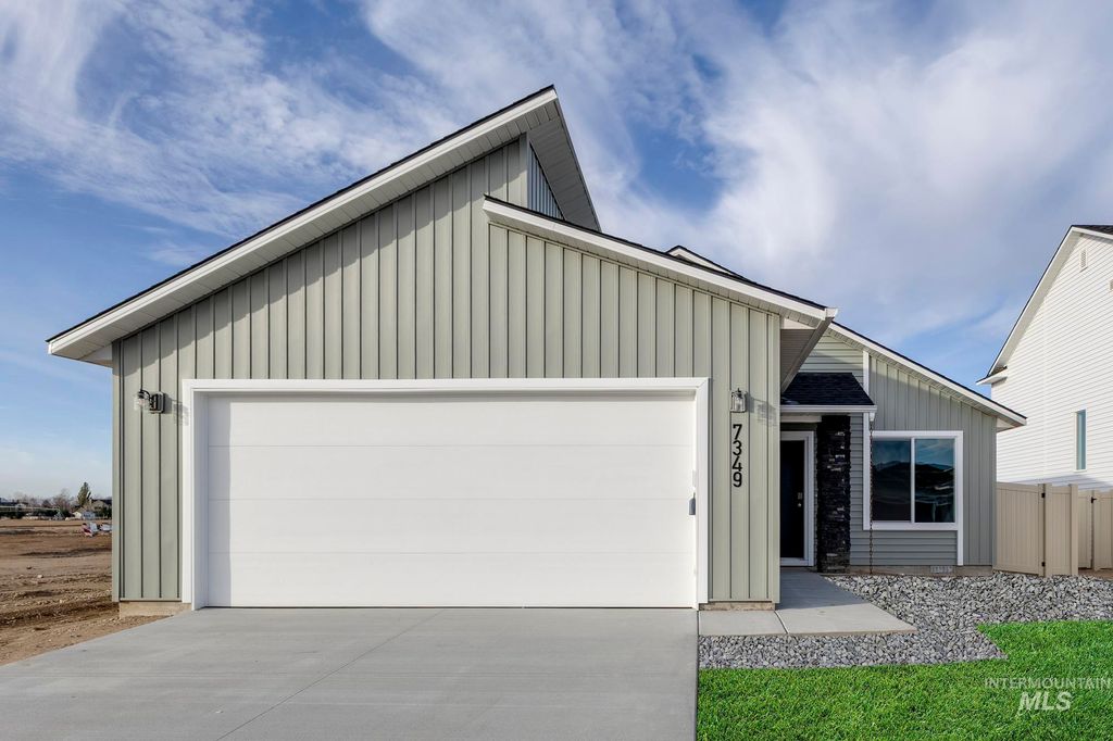 Photo of 519 Pine St, New Plymouth, ID 83655 (MLS # 98978451)