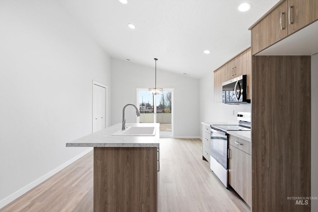 Photo of 519 Pine St, New Plymouth, ID 83655 (MLS # 98978451)