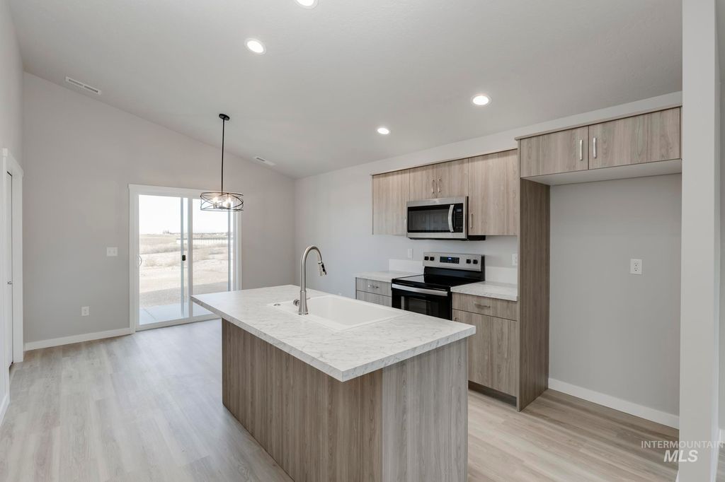 Photo of 519 Pine St, New Plymouth, ID 83655 (MLS # 98978451)