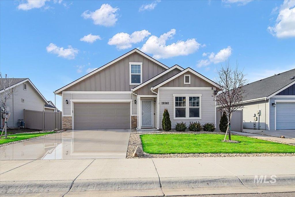 Photo of 19361 Kiowa, Caldwell, ID 83605 (MLS # 98973175)