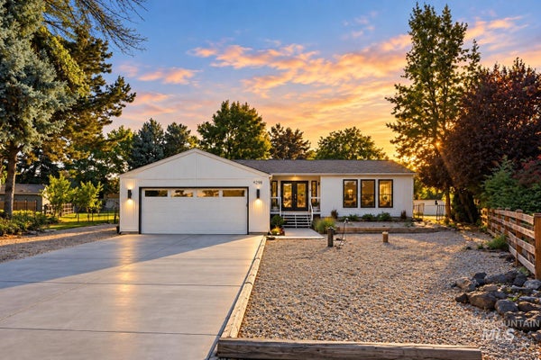 9298 W TEAKWOOD DR, BOISE, ID 83709 - Image 92cb5bb2bedecab5207c9a94beb4192d/293505966