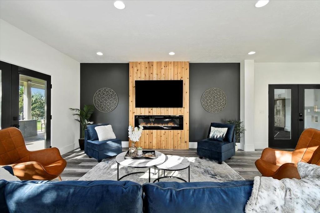 Photo of 2095 N Meridian Rd, Eagle, ID 83616 (MLS # 98973082)