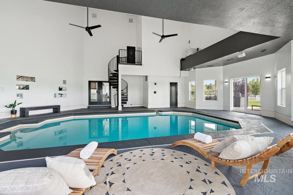 Photo of 2095 N Meridian Rd, Eagle, ID 83616 (MLS # 98973082)