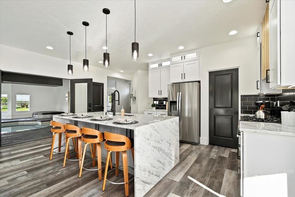 Photo of 2095 N Meridian Rd, Eagle, ID 83616 (MLS # 98973082)