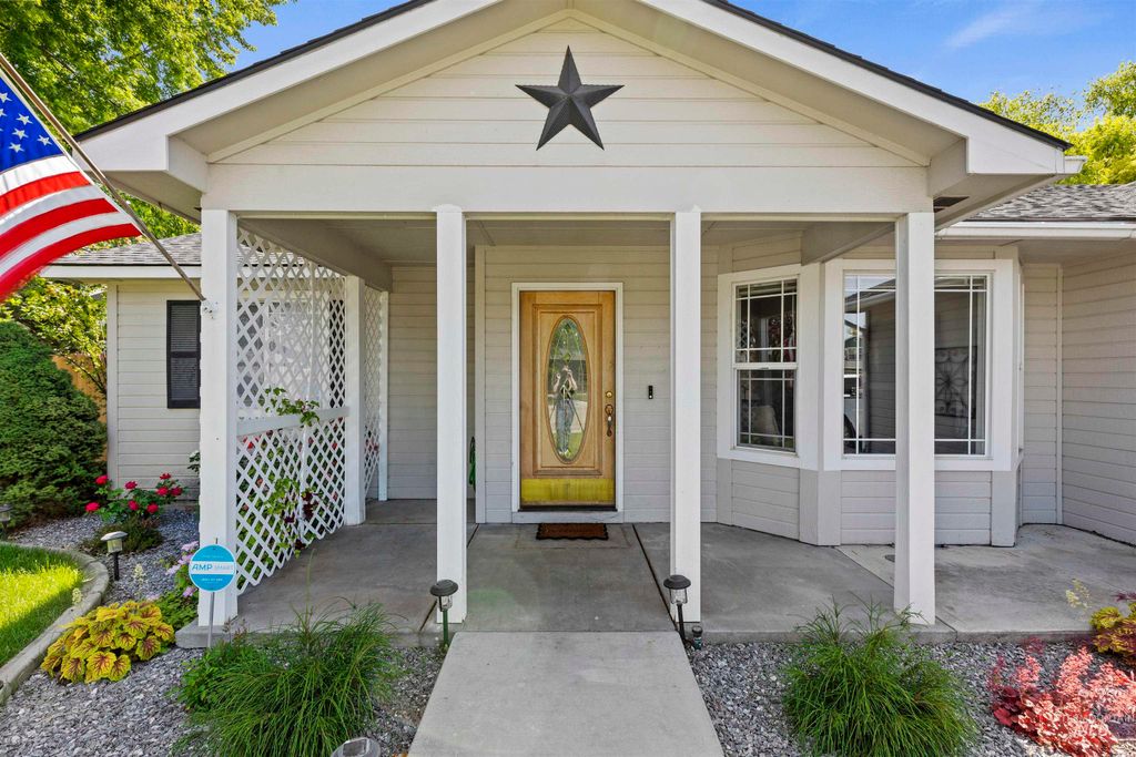 Photo of 7441 Bay Meadows Dr, Nampa, ID 83687 (MLS # 98966984)