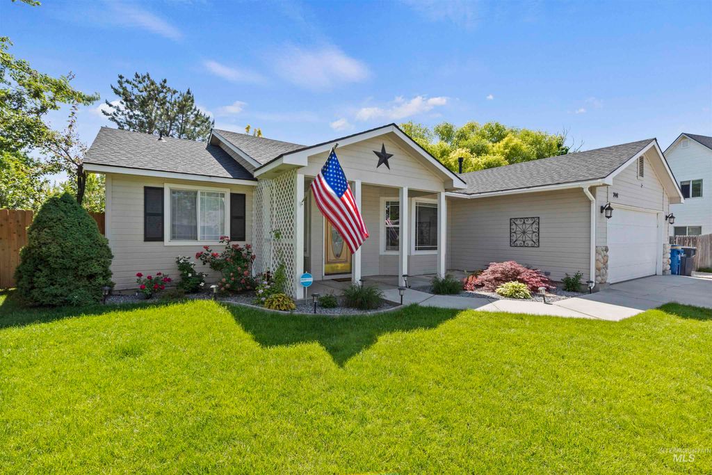 Photo of 7441 Bay Meadows Dr, Nampa, ID 83687 (MLS # 98966984)