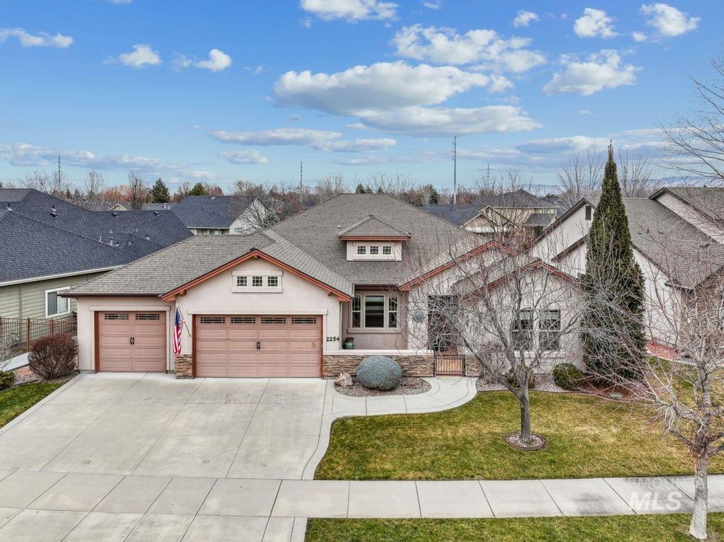 Photo of 2254 E Trail Blazer Dr, Meridian, ID 83646 (MLS # 98973182)