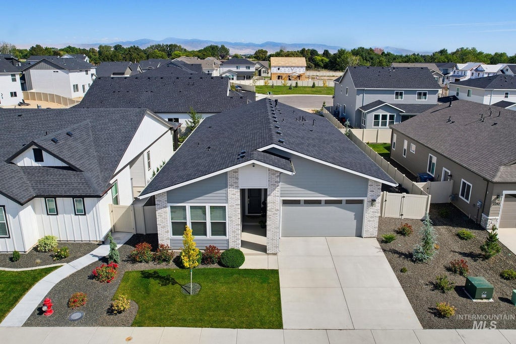 Photo of 2306 N Ice Fire Ave, Star, ID 83669 (MLS # 99001105)