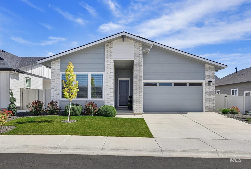 Photo of 2306 N Ice Fire Ave, Star, ID 83669 (MLS # 99001105)