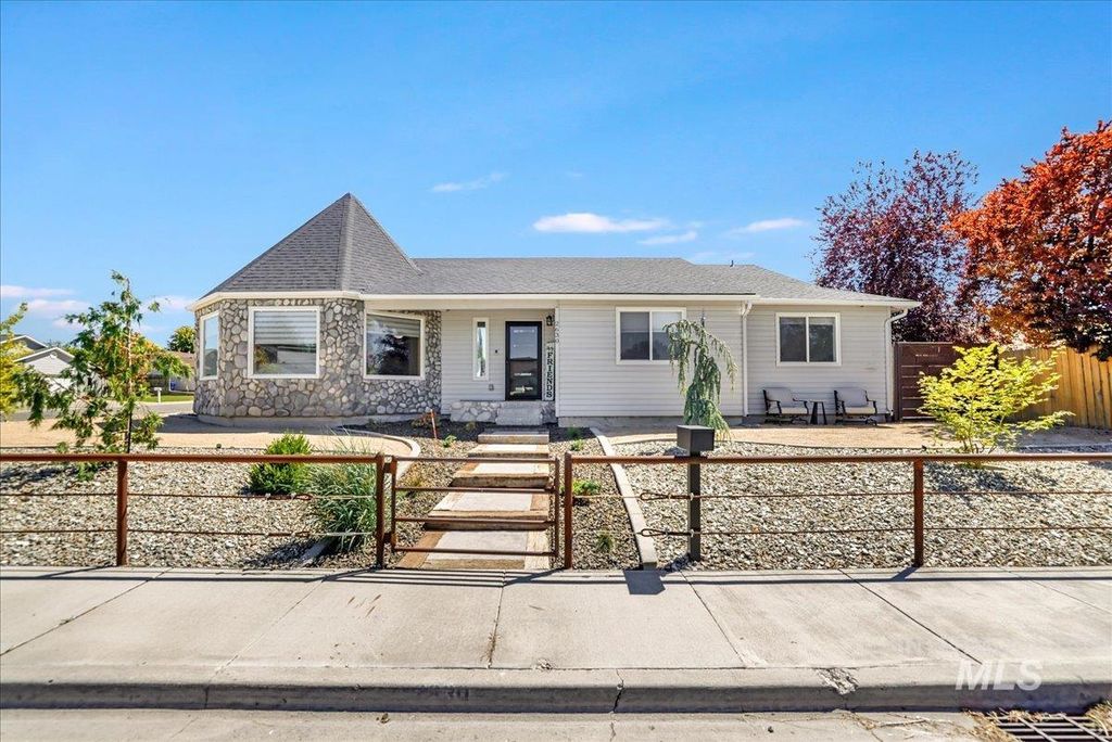 Photo of 2630 Paintbrush Drive, Twin Falls, ID 83301 (MLS # 98954690)