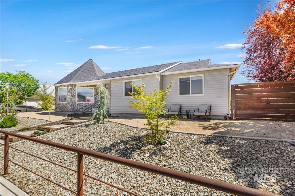 Photo of 2630 Paintbrush Drive, Twin Falls, ID 83301 (MLS # 98954690)