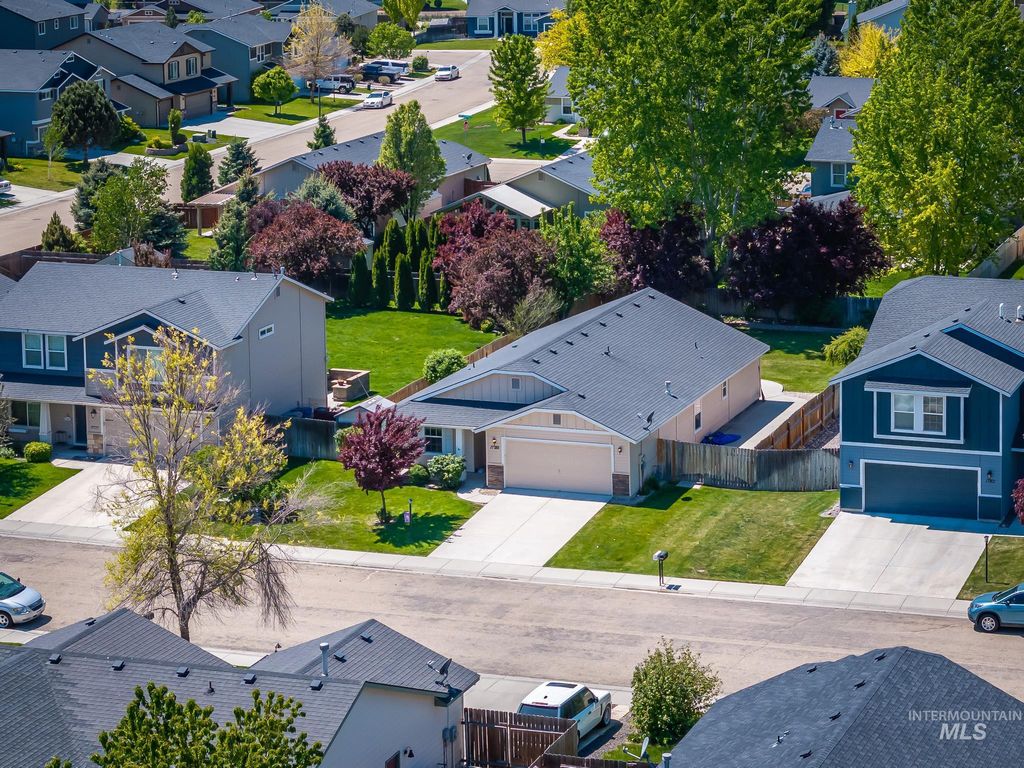 Photo of 17789 Mud Springs Ave, Nampa, ID 83687 (MLS # 98985232)