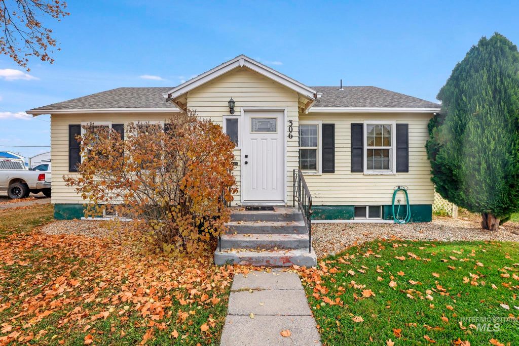 Photo of 306 California Street, Gooding, ID 83330 (MLS # 98967555)