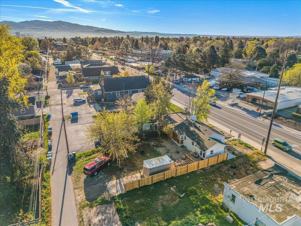Photo of 4518 W Emerald St, Boise, ID 83706 (MLS # 98984042)