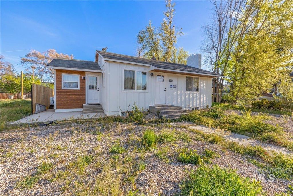 Photo of 4518 W Emerald St, Boise, ID 83706 (MLS # 98984042)