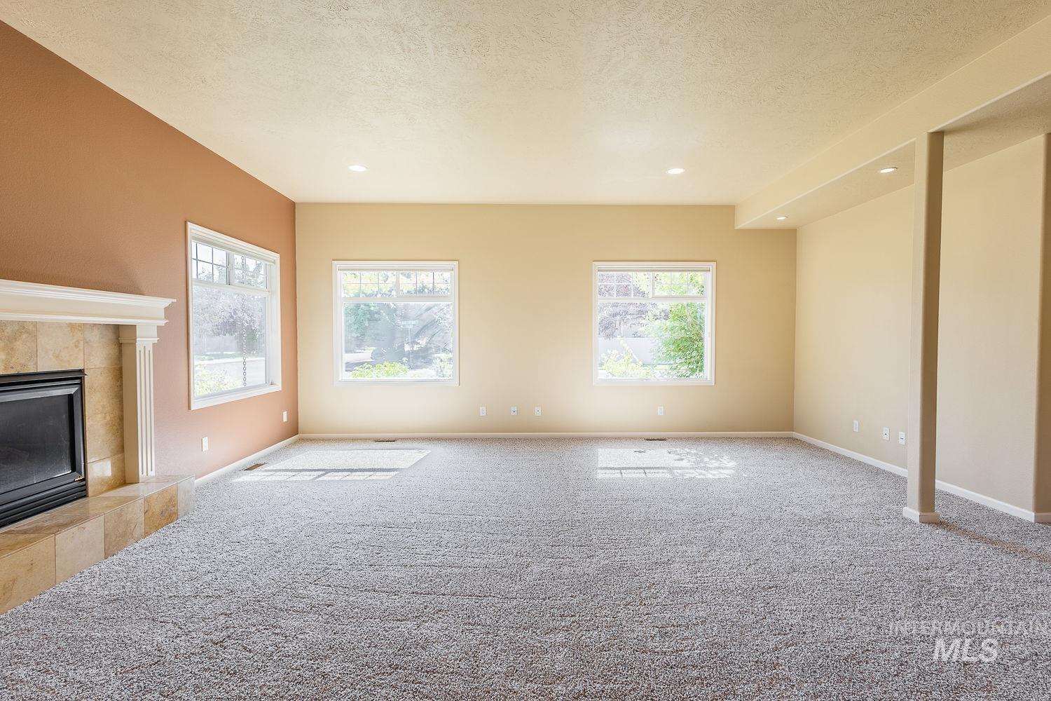 215 S Spring Lake Way