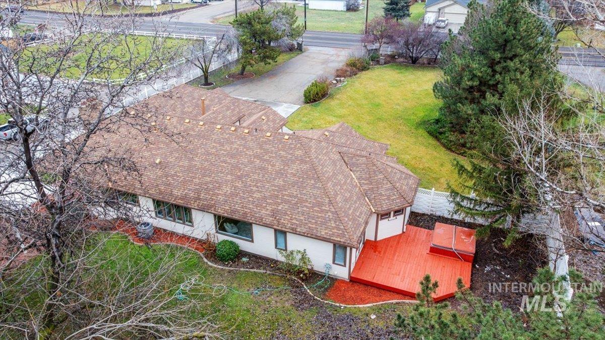 Aerial view of property and surrounding area