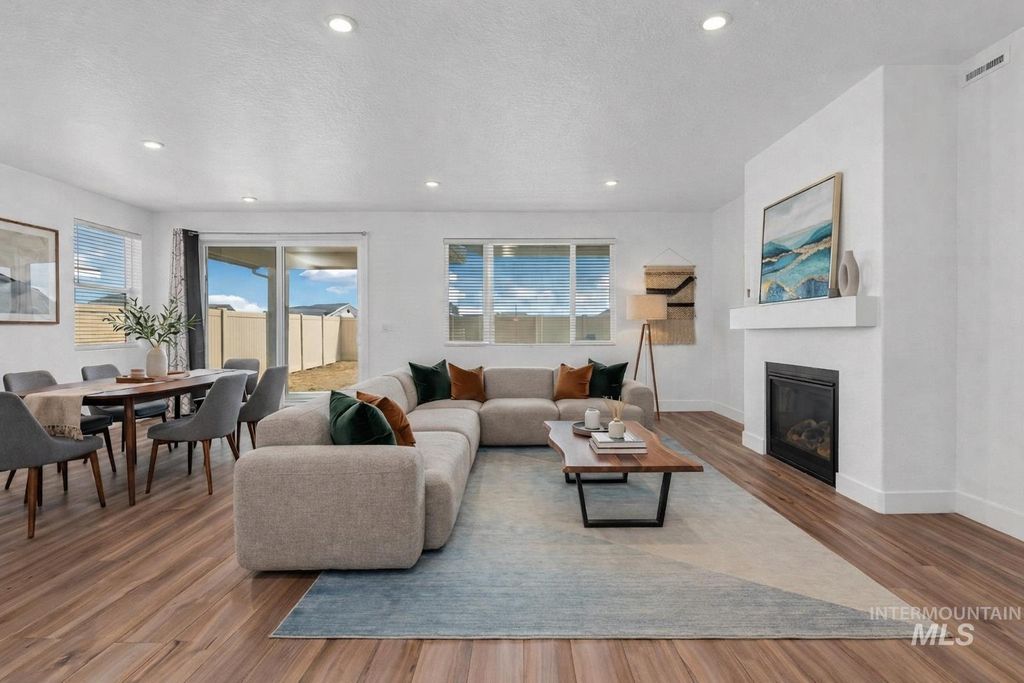 Photo of 20430 Pitkin Way, Caldwell, ID 83605 (MLS # 98981268)