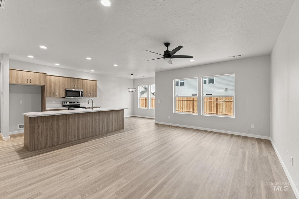 Photo of 4596 S Fort George Ave, Nampa, ID 83686 (MLS # 99002130)