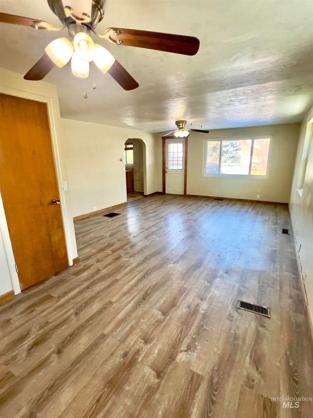 Photo of 427 W 6th Ave, Jerome, ID 83338 (MLS # 98971445)