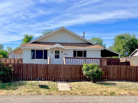 Photo of 427 W 6th Ave, Jerome, ID 83338 (MLS # 98971445)