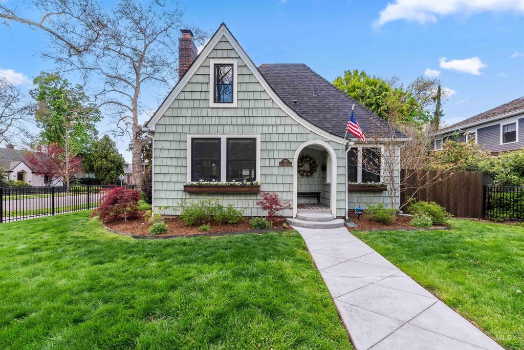 Photo of 701 N 19th St, Boise, ID 83702 (MLS # 98984445)