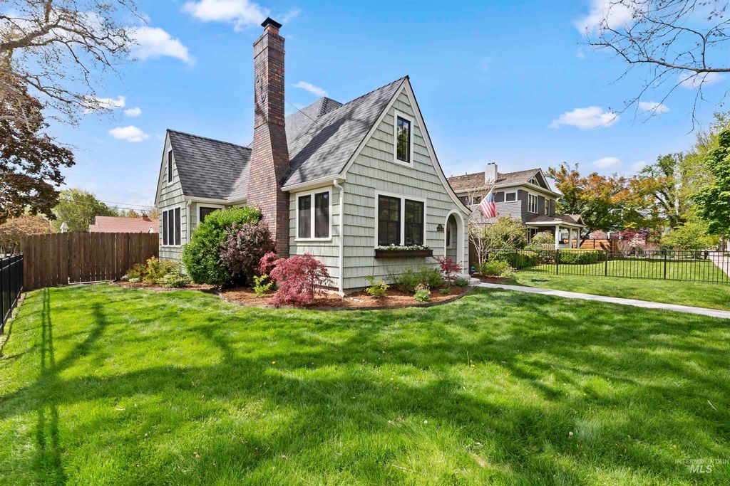 Photo of 701 N 19th St, Boise, ID 83702 (MLS # 98984445)
