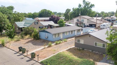 Photo of 345 Nw 7th St, Ontario, OR 97914 (MLS # 98951288)