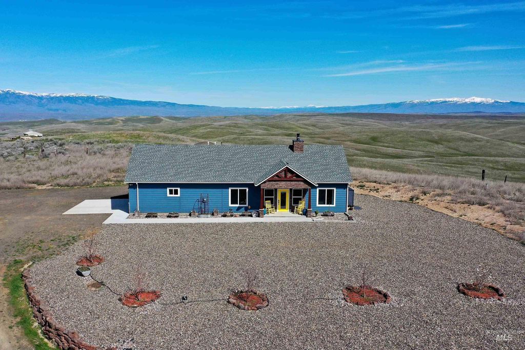 Photo of 2856 Farm To Market Road, Midvale, ID 83645 (MLS # 98979347)