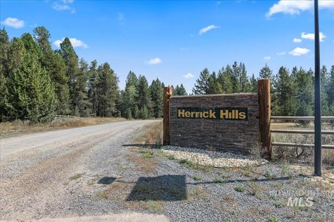 Photo of 100 Coit Drive, Cascade, ID 83611 (MLS # 98973547)