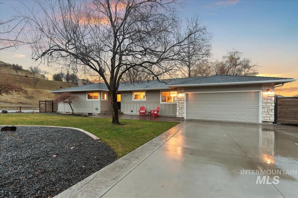 Photo of 4801 W. Hillside Ave, Boise, ID 83703 (MLS # 98976117)