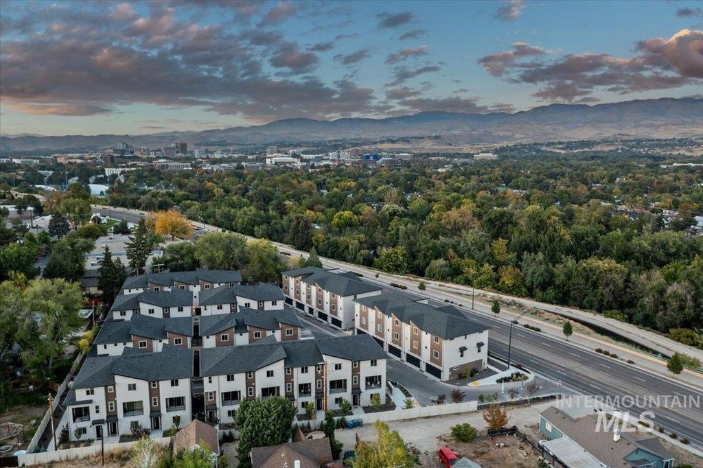 Photo of 1721 S Rock View Ln, Boise, ID 83705 (MLS # 98969192)