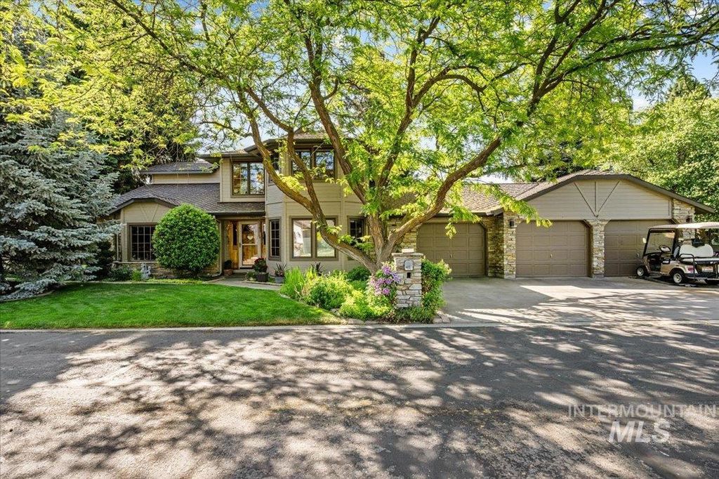 Photo of 704 N Nicklaus Ln, Eagle, ID 83616 (MLS # 98974603)