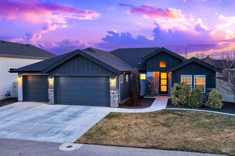 Photo of 2229 E Grayson St, Meridian, ID 83642 (MLS # 98975992)