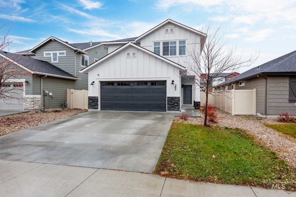 Photo of 262 S Riggs Spring, Meridian, ID 83642 (MLS # 98969280)