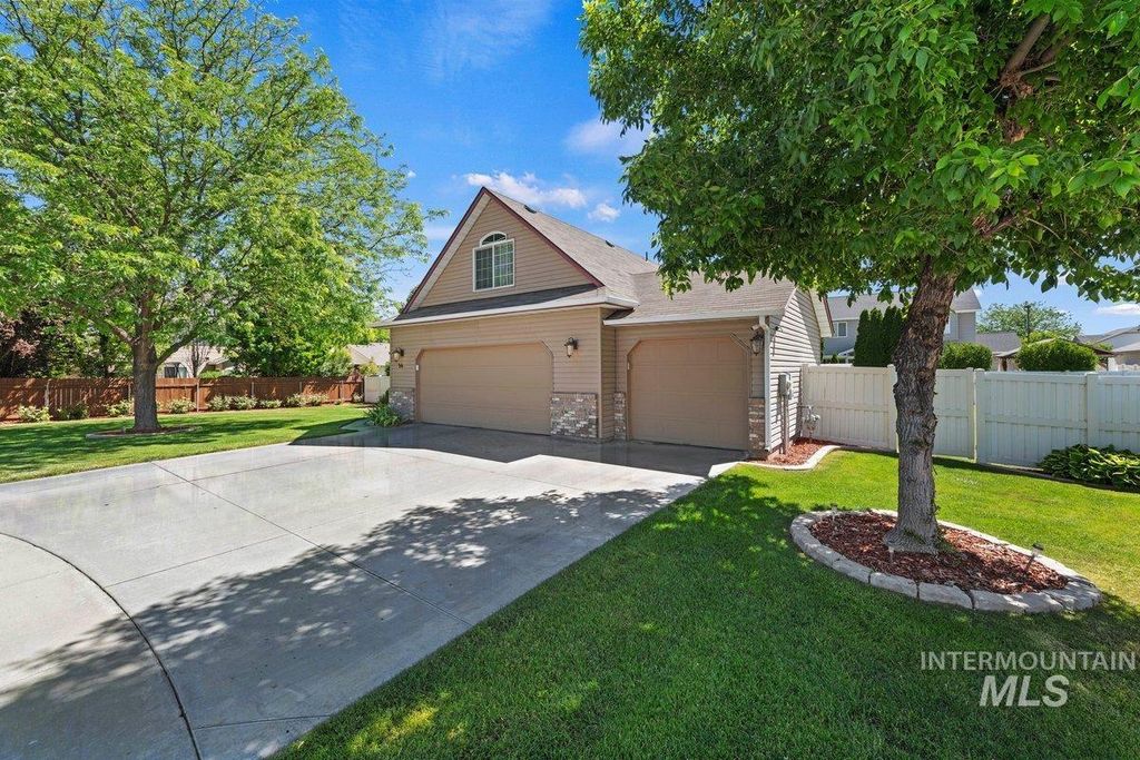 Photo of 54 N Poplar Forest Place, Nampa, ID 83651 (MLS # 98989027)