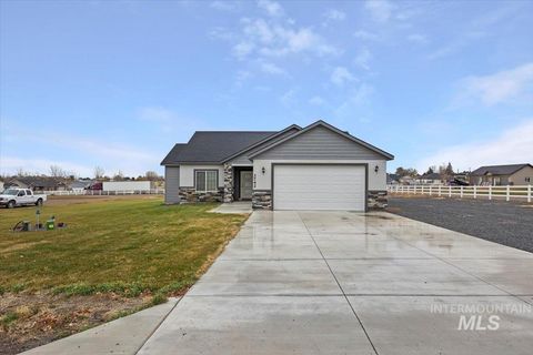 Photo of 3742 N 2481 E, Twin Falls, ID 83301 (MLS # 98932430)