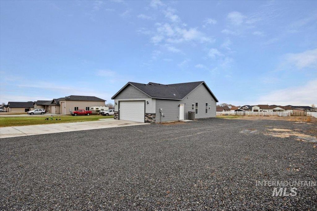 Photo of 3742 N 2481 E, Twin Falls, ID 83301 (MLS # 98932430)