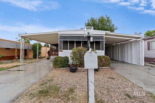 10948 PALM DR, BOISE, ID 83713 - Image 93abd7d09617bdaa3a6cbed444e72d30/165080814