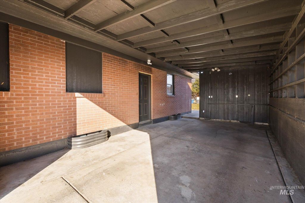 Photo of 810 N 6th E, Mountain Home, ID 83647 (MLS # 98977309)