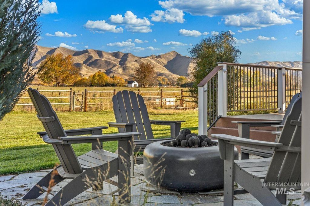 Photo of 2185 Waterwheel Road, Emmett, ID 83617 (MLS # 98972225)