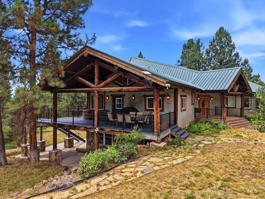 Photo of 170 N Wildflower Way, Prairie, ID 83647 (MLS # 98996055)