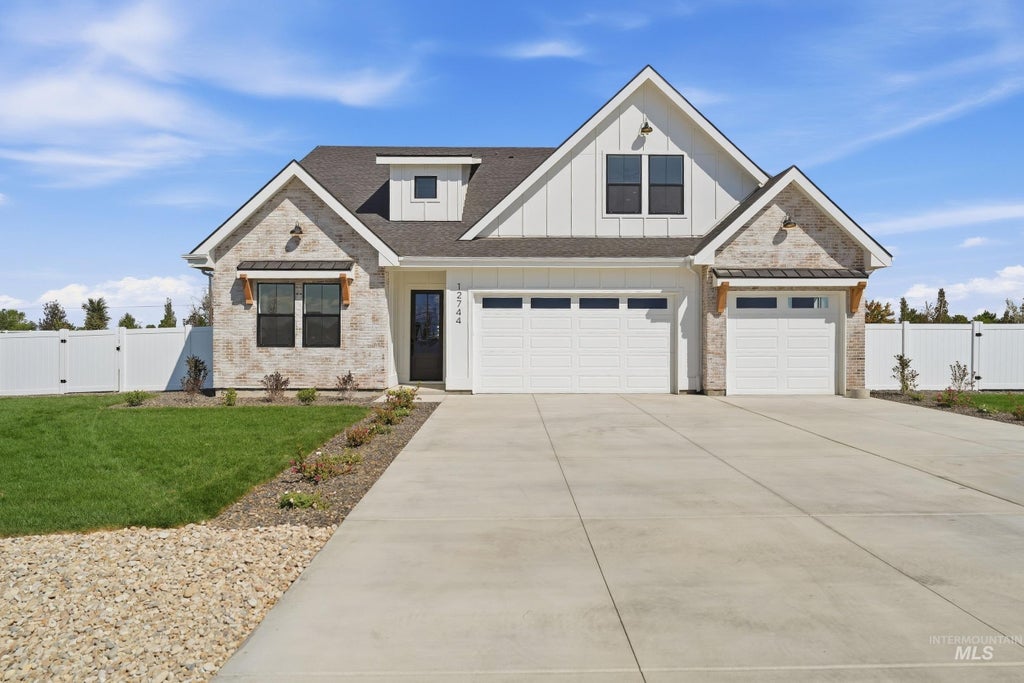 Photo of 12744 Fjord St, Middleton, ID 83644 (MLS # 99000935)