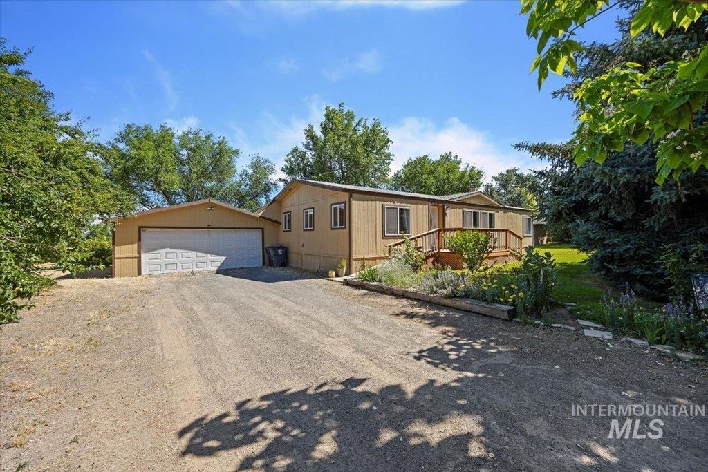 Photo of 706 White Hawk Ln, Hagerman, ID 83332 (MLS # 98974698)