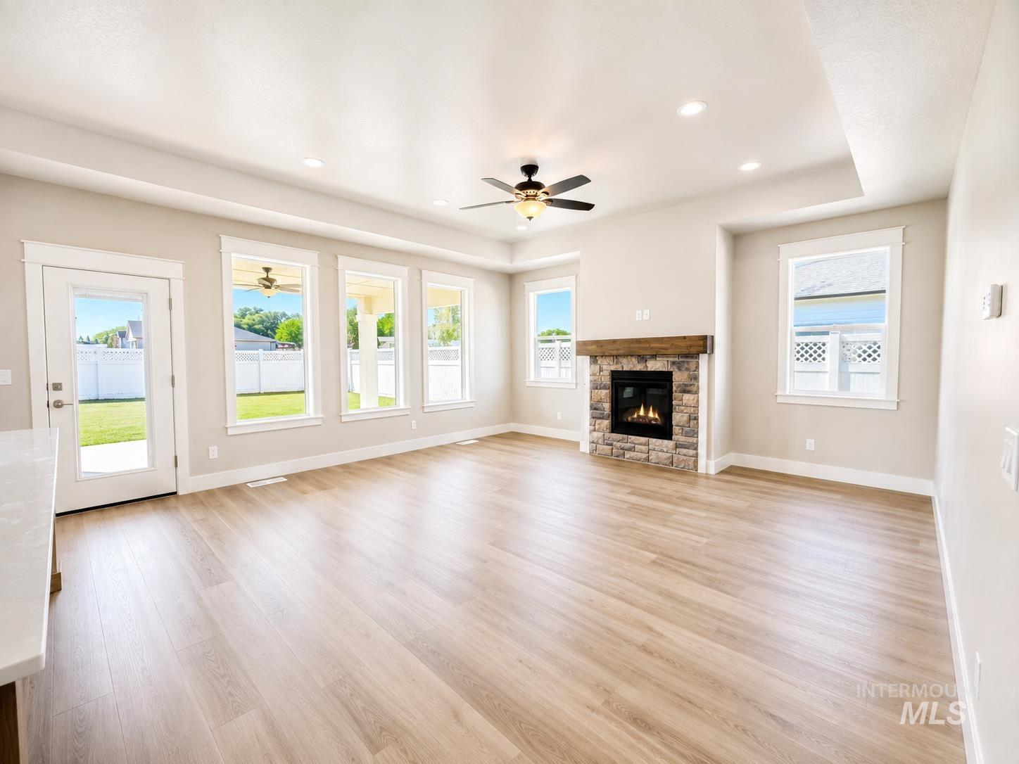 1129 W Recess Way