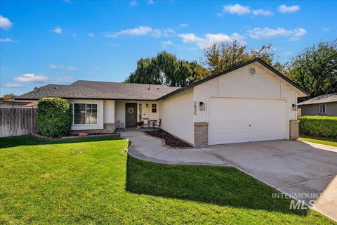 Photo of 2835 W Ann St, Meridian, ID 83646 (MLS # 98964100)