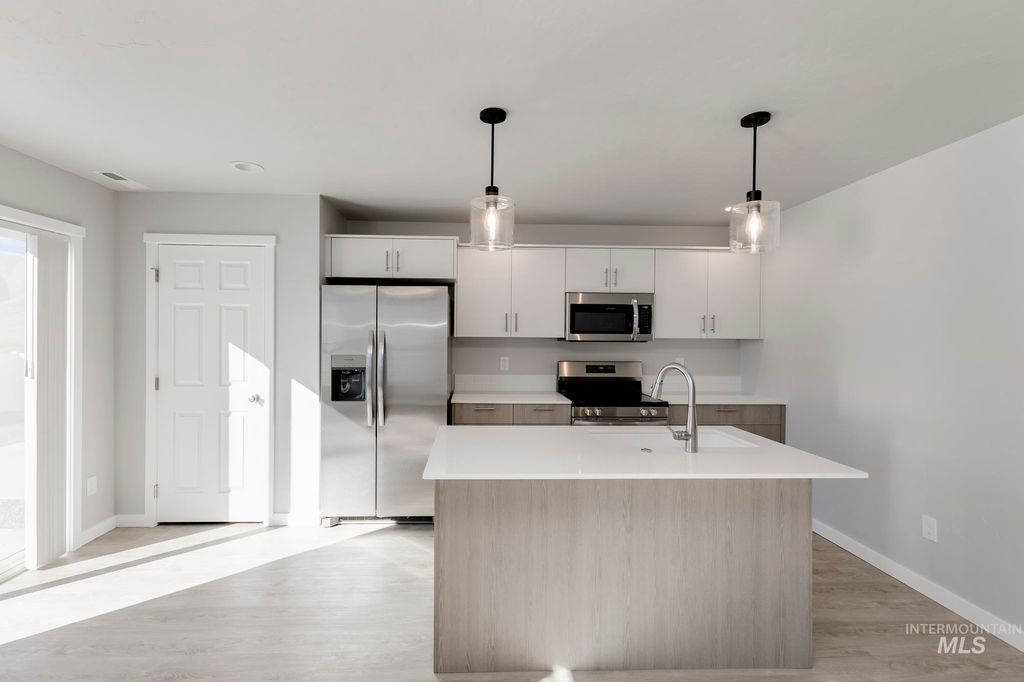 Photo of 107 Bighorn St, Horseshoe Bend, ID 83629 (MLS # 98963157)